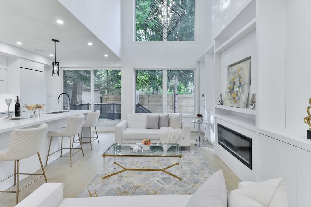 Bright modern living room with freshly painted walls and elegant furnishings